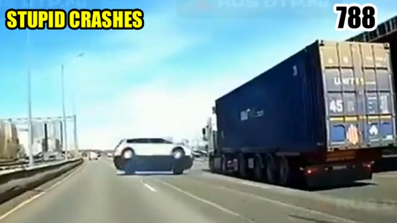 Stupid crashes 788 April 2023 car crash compilation