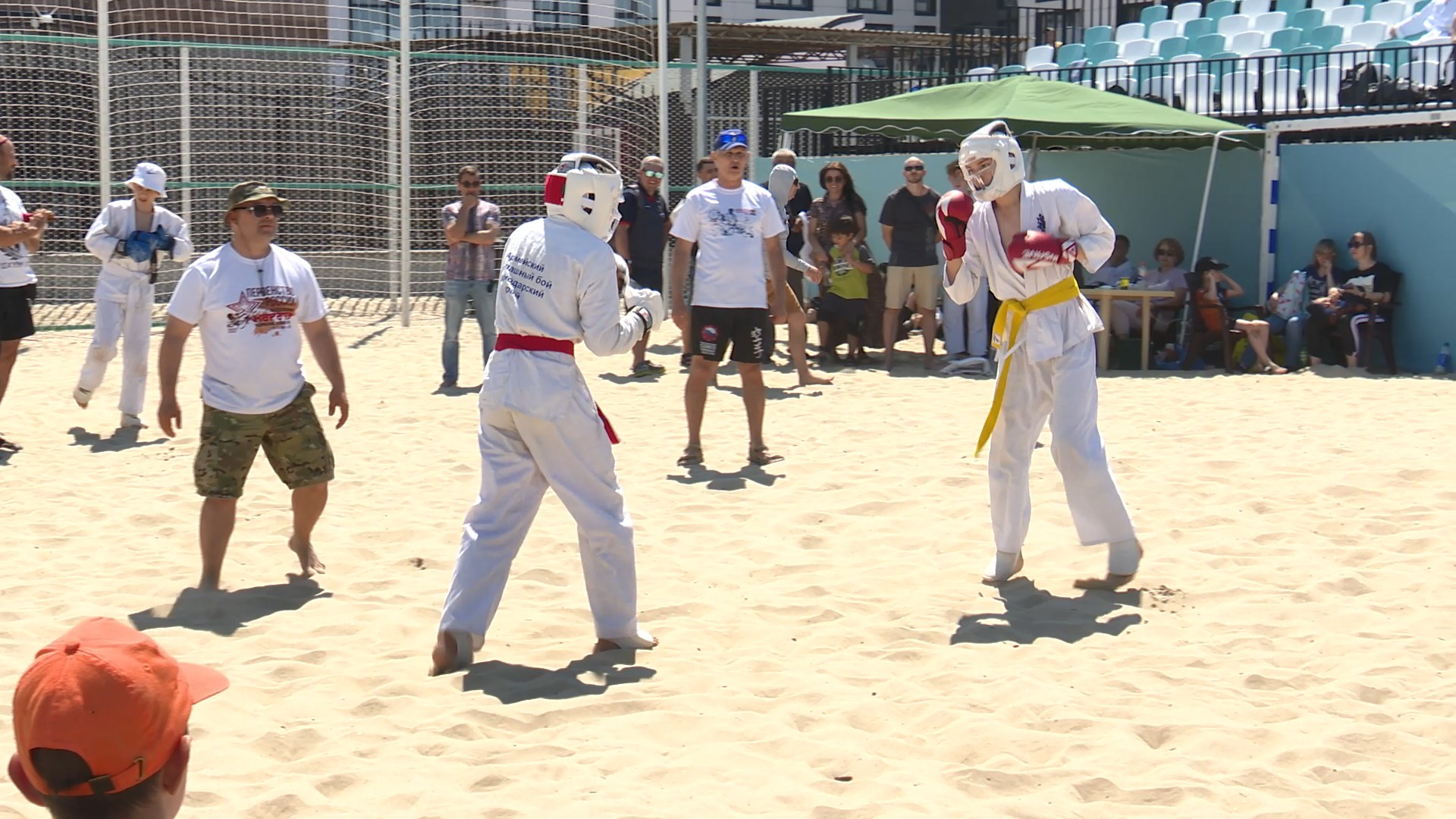 В Анапе прошли соревнования по пляжному каратэ