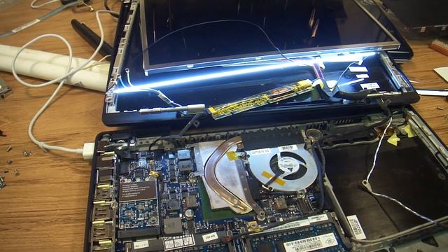 How to fix a macbook13 inch lcd ccfl lamp bad connection