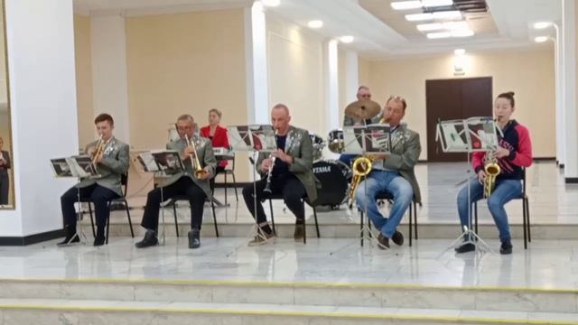 Духовой оркестр, руководитель Владимир Калашников