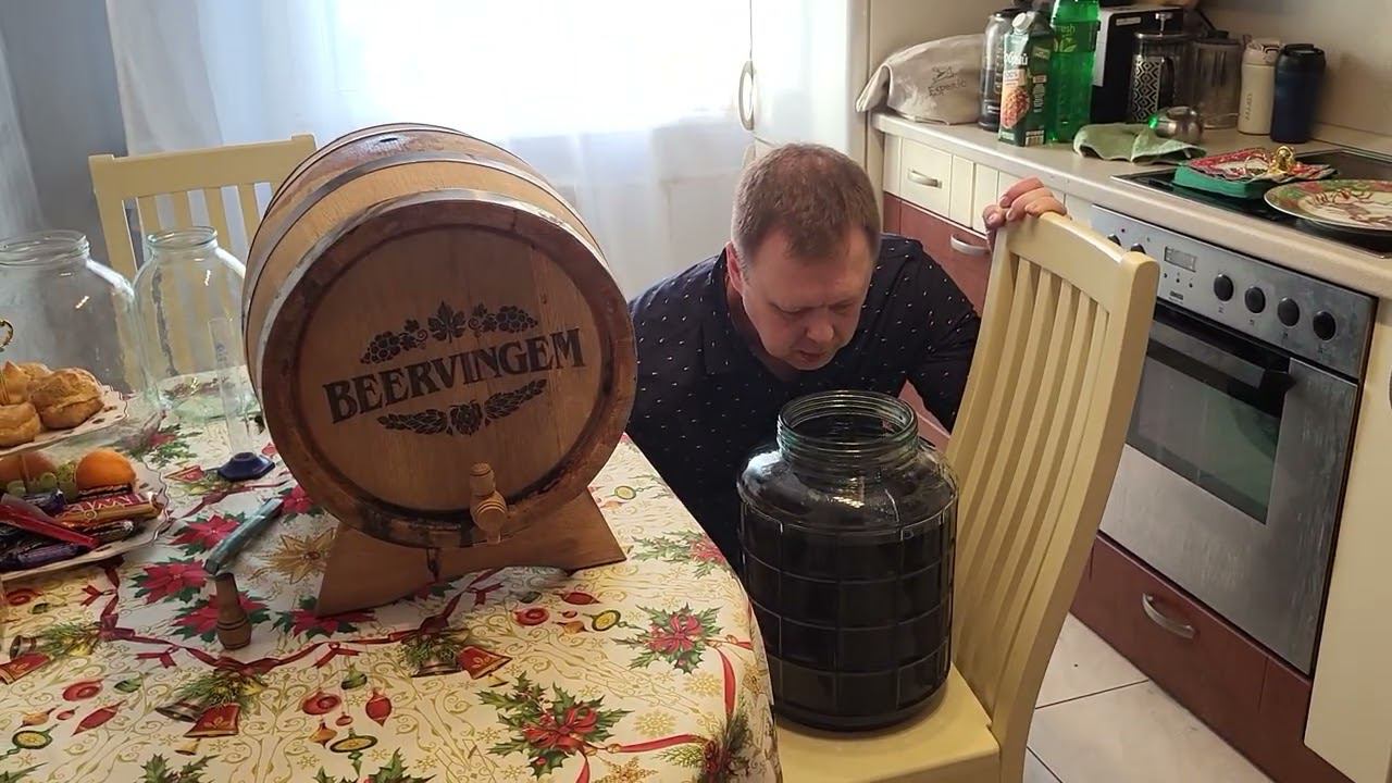 виноградный дистиллят, сливаю бочку