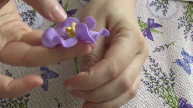 Простая заколка из фоамирана