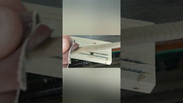 Полезная и простая приспособа из старых пилок для лобзика.