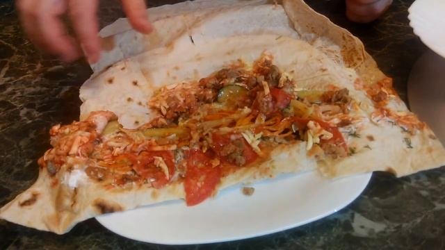 Есть сыр, но мало мяса | Обзор шаурмы Wаурма 24 | Саратовское обозрение