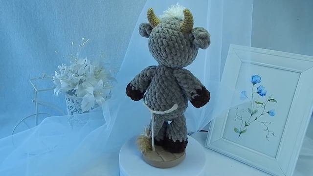 Амигуруми. Игрушки крючком. Бычок Борька. Серия Велюрики. Видео обзор