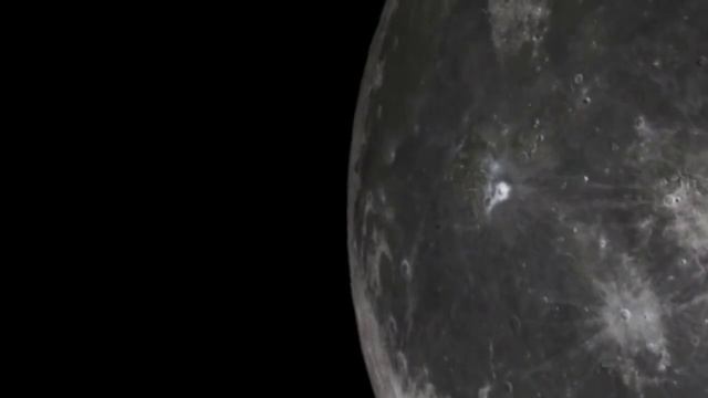 НЛО Покидает Лунную Базу