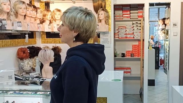 ? КОРОТКИЙ АСИММЕТРИЧНЫЙ ПАРИК С НЕЗАМЕТНОЙ ФРОНТАЛЬНОЙ ЛИНИЕЙ