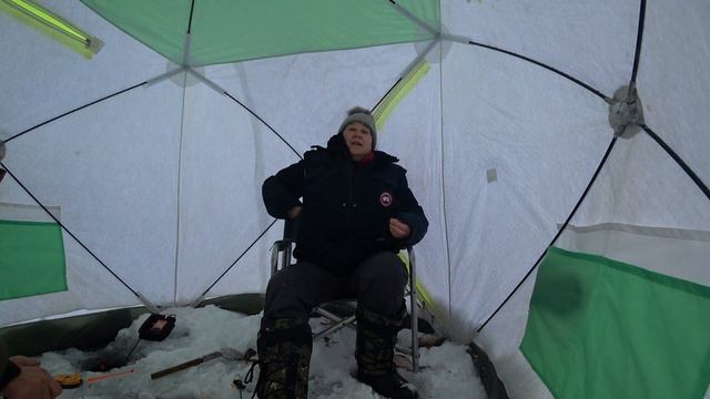 Клев как из пулемета.Белоярское водохранилище(зеленый забор) 28 декабря 2023 год.Всех с наступающим