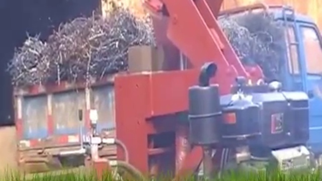 Станок для прессования кирпича.