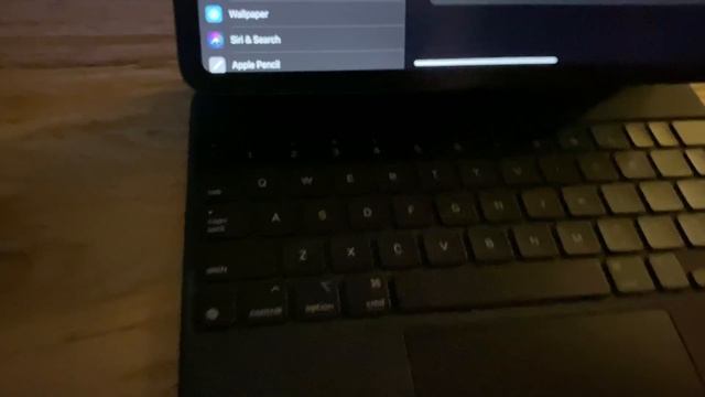 Apple iPad Pro Magic Keyboard vs Smart Keyboard Folio, gestures/shortcuts