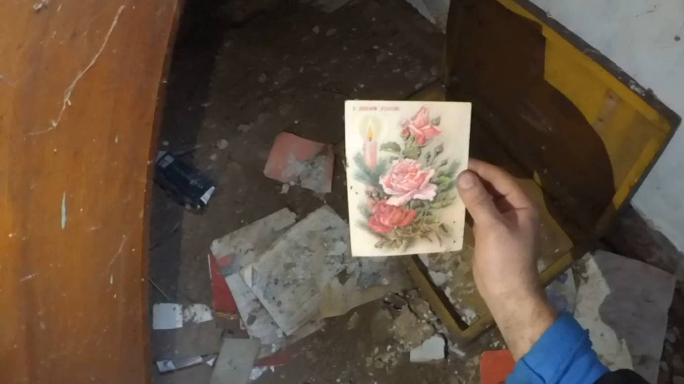 Это я нашел в заброшенном доме! Кто тут мог жить?
