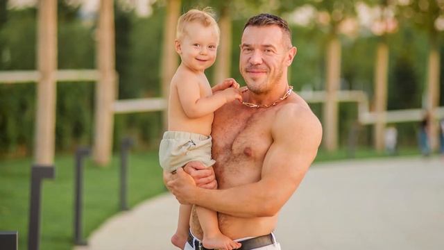Сергей Угаров: "Я понял, что пора худеть, когда на мне разошелся медицинский халат".