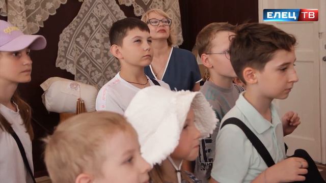 Секреты народного промысла: ученики школы №10 посетили с экскурсией фабрику «Елецкие кружева».