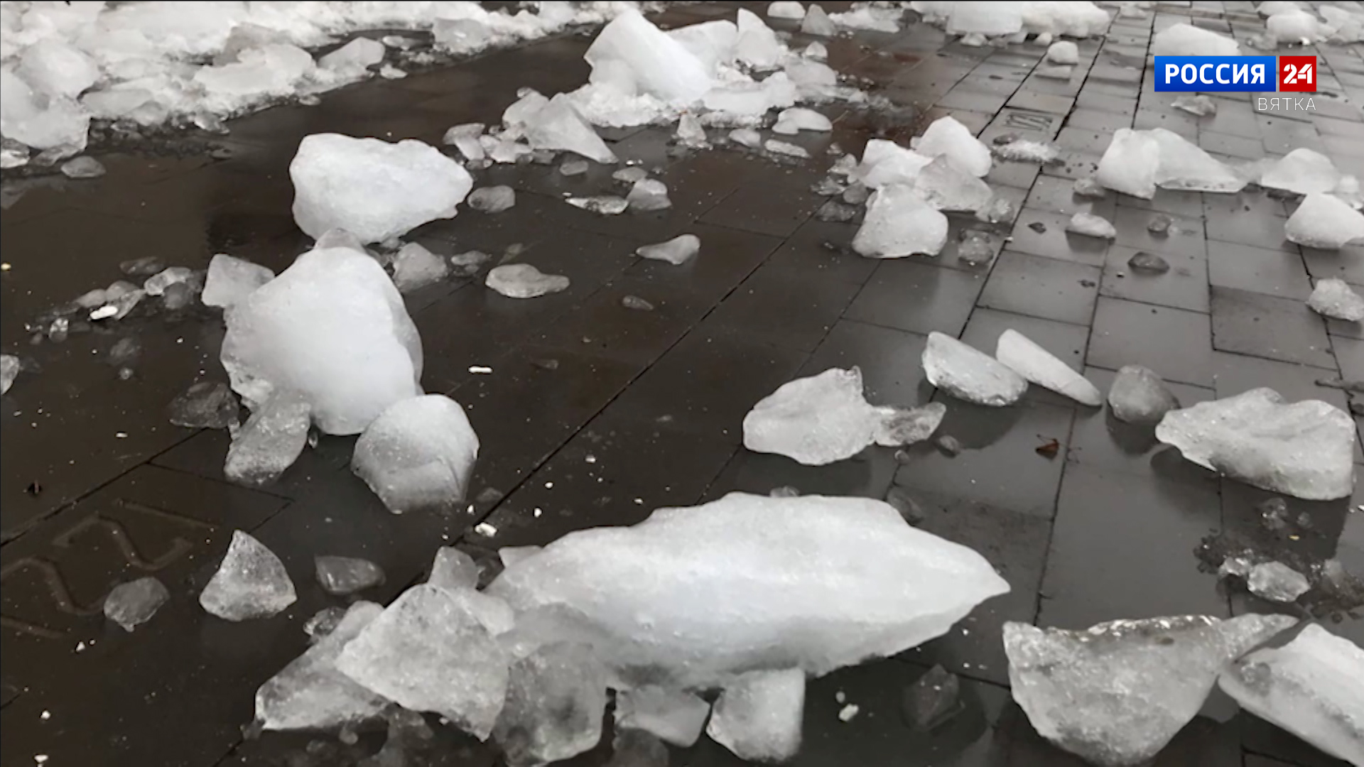 3-летней девочке, на которую с крыши упала глыба льда, выплатят 70 тысяч рублей