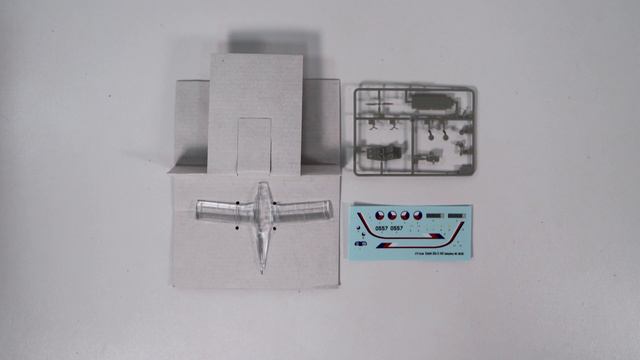 Сборная модель самолет Czech Zlin Z-142. Распаковка