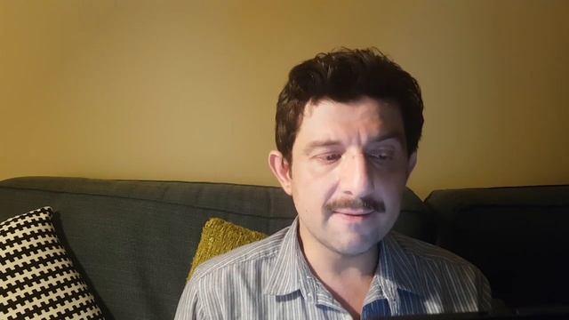 Михалис Иконому читает Льва Толстого