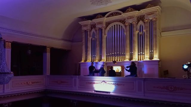 Н. Часовников, сякухати, В. Шуляковский, скрипка. По склонам Фудзи