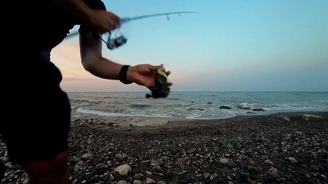 LIGHT SPINNING FRA LE ROCCE - BAITJUNKIE Le Gomme Di DAIWA In Azione!