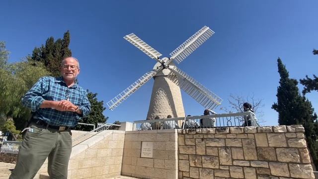 A tour of the green line (ceasefire line) in Jerusalem between Israel and Jordan from 1948-1967.