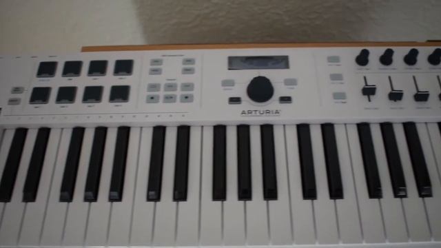 Arturia KeyLab Essentials 49 Unboxing