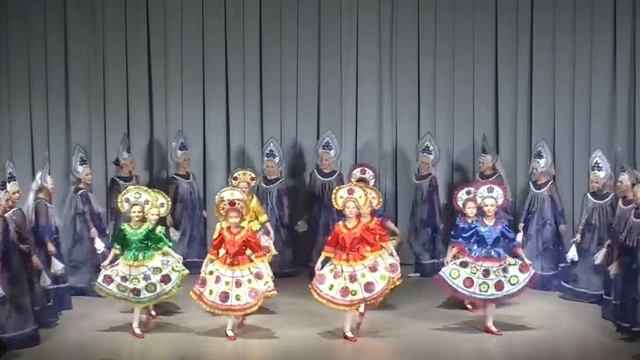 Хореографический ансамбль "Радость. "Русские узоры"