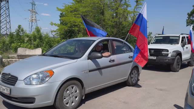 Ямальцы поучаствовали в патриотическом автопробеге в Волновахском округе