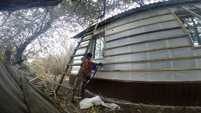 Новониколаевский район х.Двойновский.Утепление жидким пенопластом(пеноизолом)т.8-905-064-45-35.