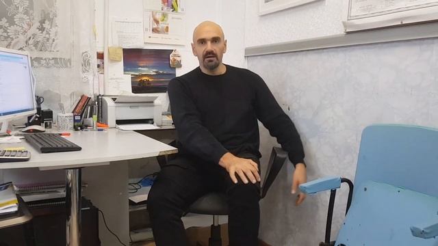 Фитнес в офисном кресле