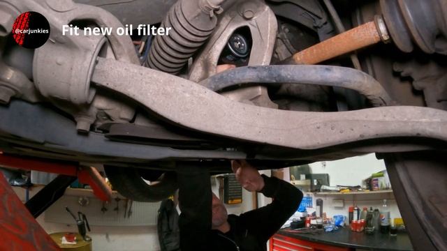 Honda Civic Type R 2.0 Petrol (2008) - Oil and Oil Filter Change