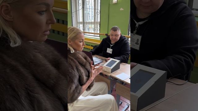Анастасия Волочкова пришла на выборы