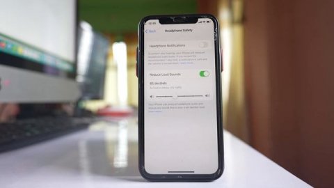 Volume of iPhone decreases randomly on its own. How to fix the issue
