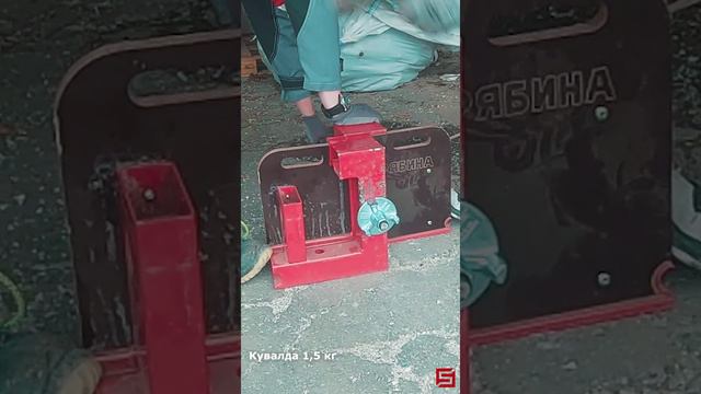 Испытываем гайки для опалубки на прочность: бьём молотком и кувалдами