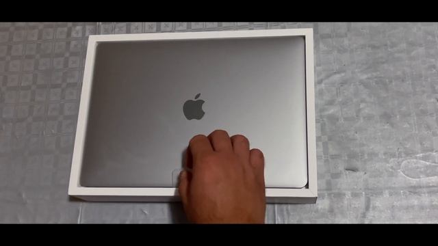UNBOXING MACBOOK PRO M1