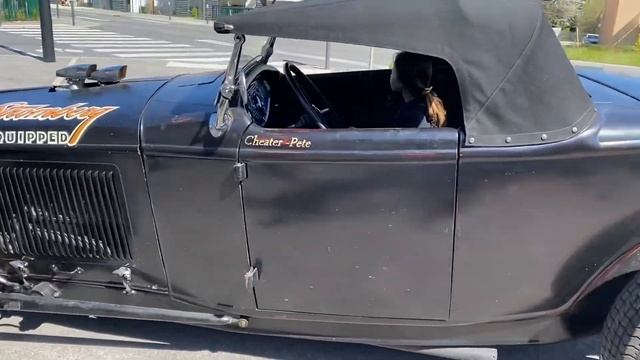 Ford 32 roadster , blown French flathead