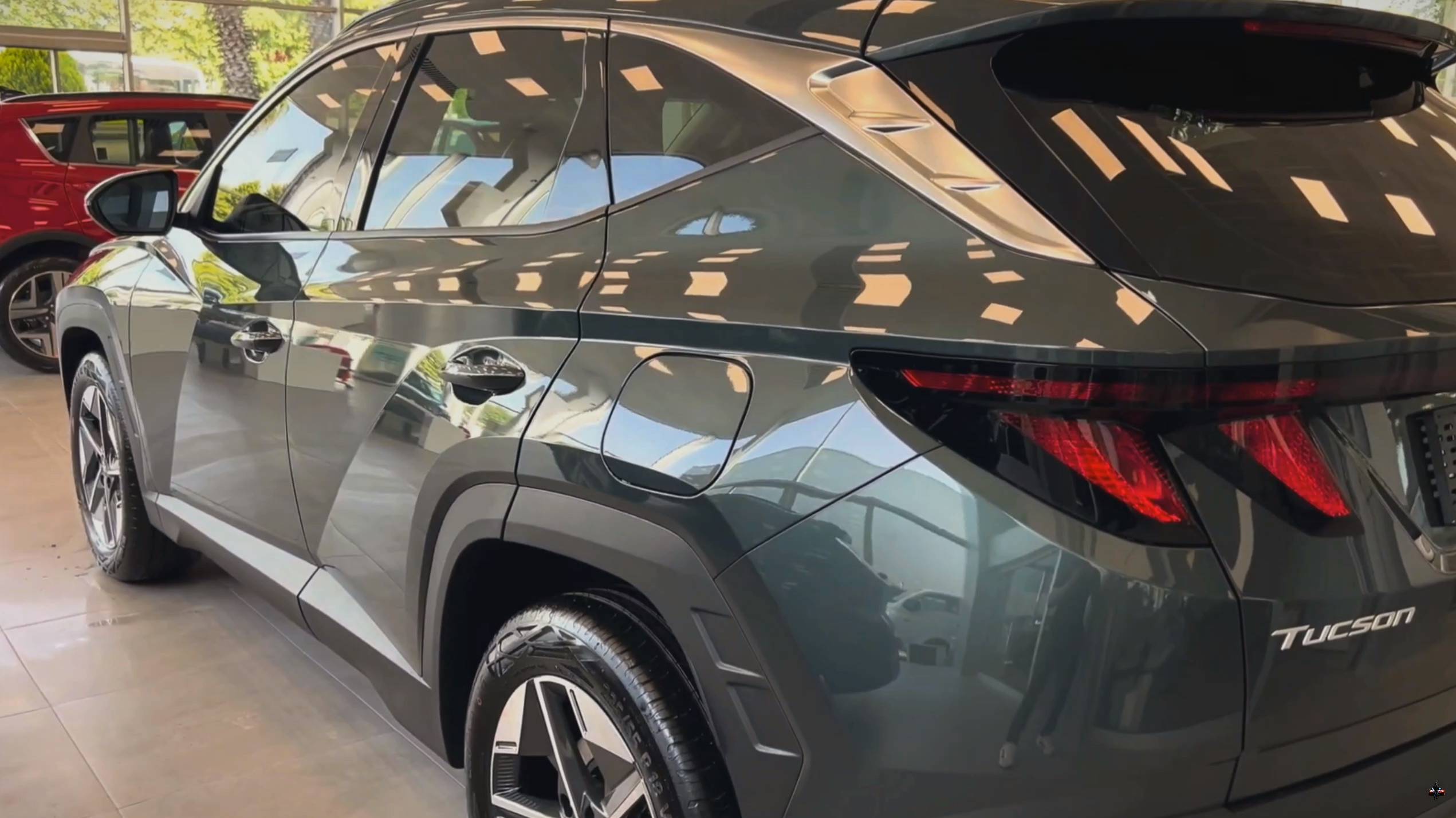 "Hyundai Tucson 2024": Обзор экстерьера и интерьера