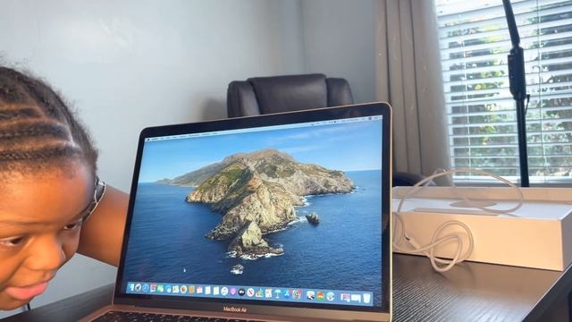 Apple MacBook Air Rose Gold Unboxing