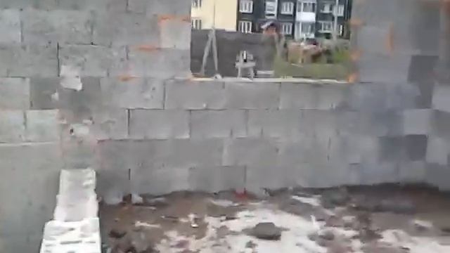 Влог∆гуляю с другом на стройке.разбил стекло с кулака