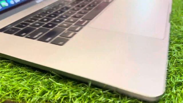 MacBook Pro 2019, i7, 16GB, 512GB, 4GB, 15inches Space Grey