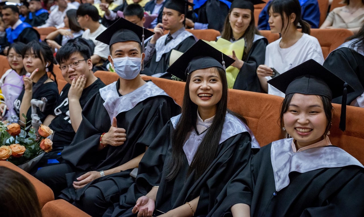 Вручение дипломов иностранным студентам (2022)