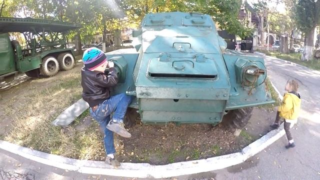 VLOG:Гуляем по музею армии Военная Техника Танк Пушка БТР Army Museum Military equipment