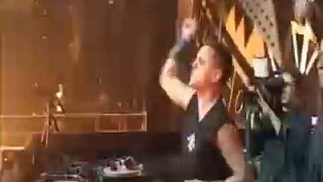 dj duro  dj zany  lady dana  qlimax 2004.wmv