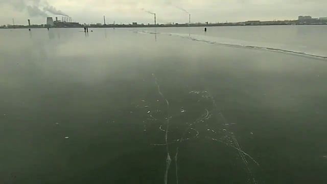 Ижевский пруд. Торосы на свежем льду.
