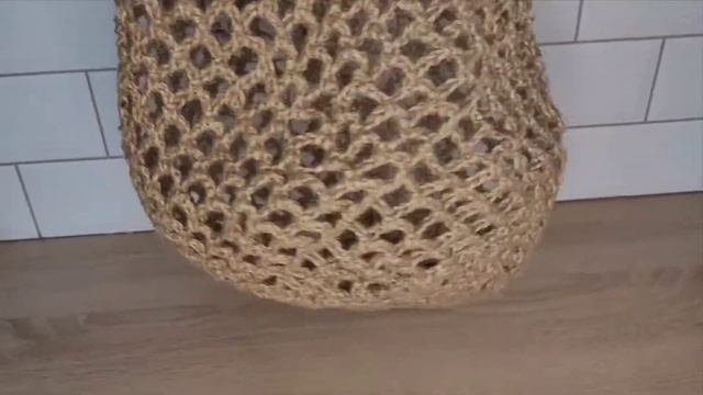 Вместительная и практичная. Авоська из джута.