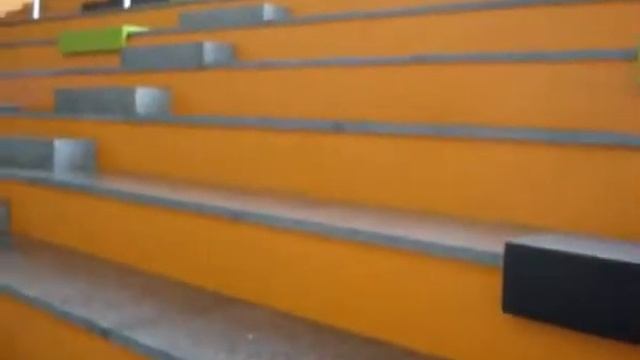 Полированный бетон в музее Мерседес