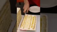 Как нарезать высокий торт.