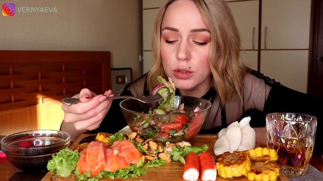 MUKBANG | Лосось, кальмары, салат с тунцом | Salmon, squid, tuna salad не ASMR