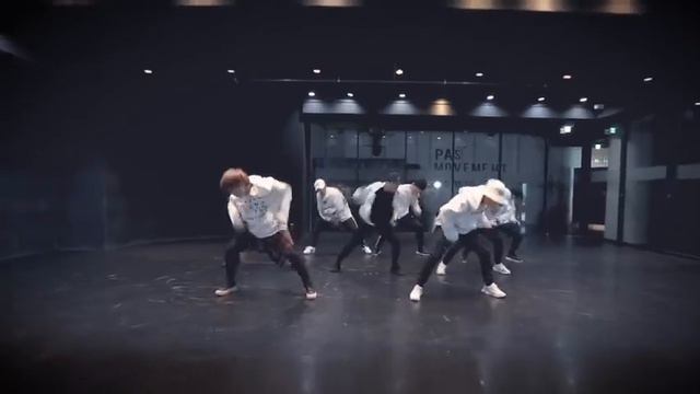 Stray Kids "District 9" Dance Practice