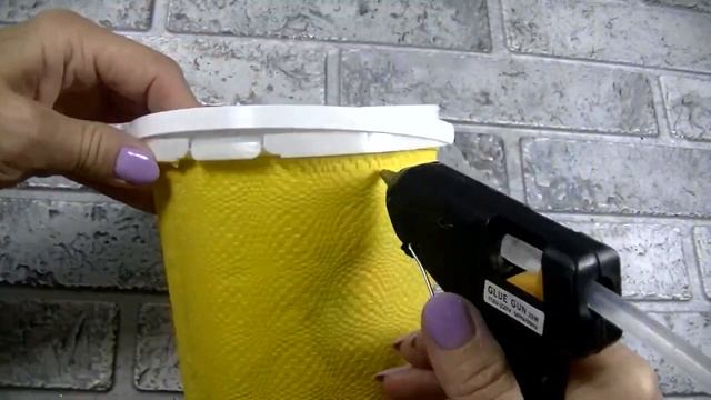 2 Шкатулки  Из жестяной банки и пластикового ведра.  Бюджетные идеи для дома .