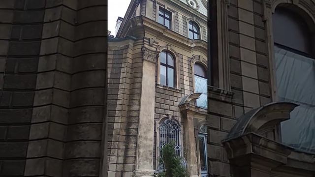 Кусочек замка в Мошне