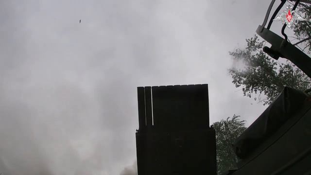 Расчеты РСЗО БМ-21 «Град» Ивановских десантников нанесли огневое поражение опорным пунктам и уничтож